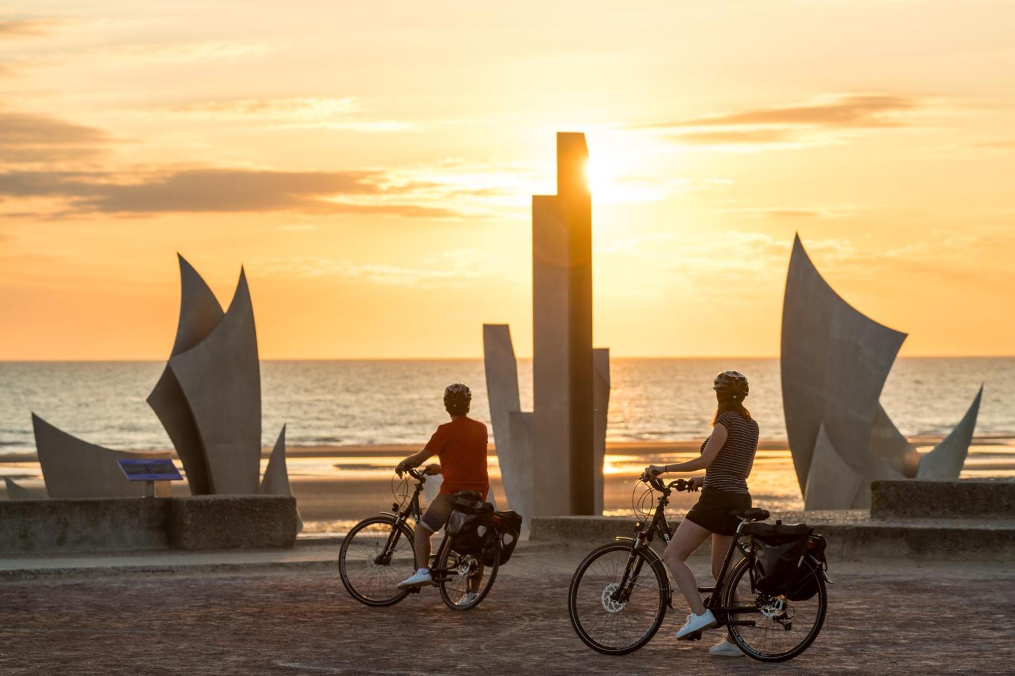 La Fromagerie Maison Lumineuse Et Spacieuse Beau Sejour 5 Ch 2 Wc 1 Sdb Grand Jardin Clos 5Mn A Pied Commerces 10 Mn Plage Omaha Beach Proche Plages Du Debarquement Trevieres Ngoại thất bức ảnh